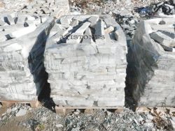 Laisvų gamtinių formų skaldytas akmuo gneisas EZ